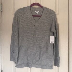 NWT - Nine West Women’s Stitch Front V-Neck Sweater (Heather Grey, XS)